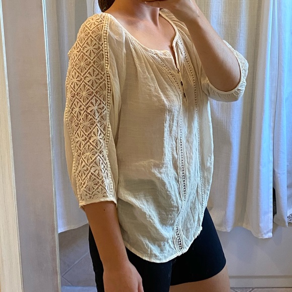 Cream colored Peasant-Sleeve Boho style shirt - Picture 5 of 6
